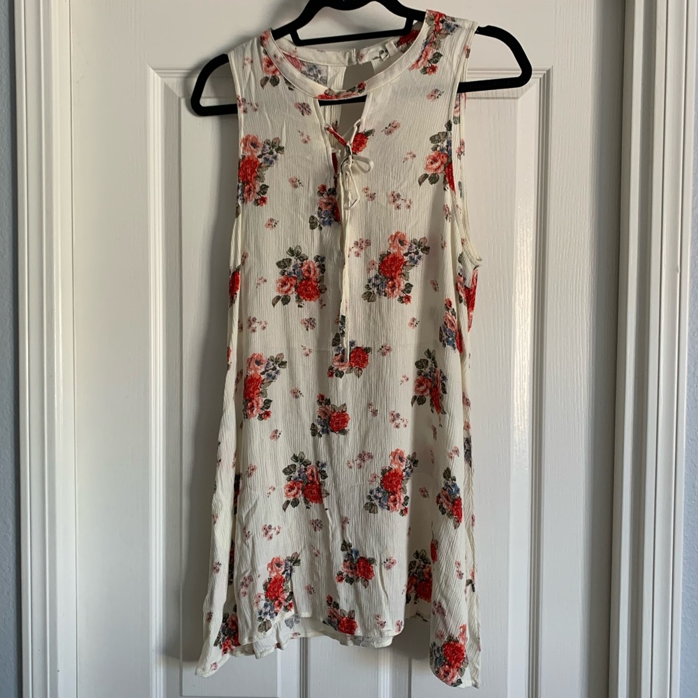 Floral summer dress with keyhole back